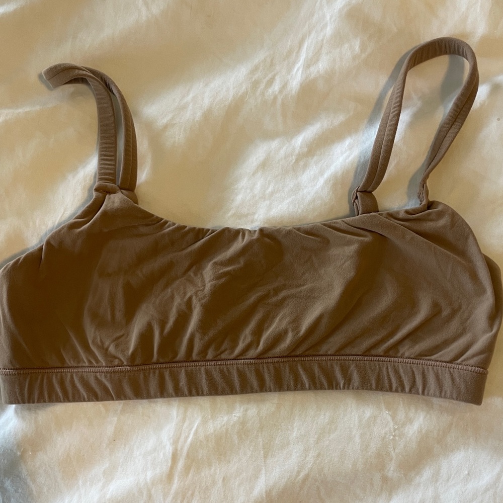 SKIMS fits everybody bralette